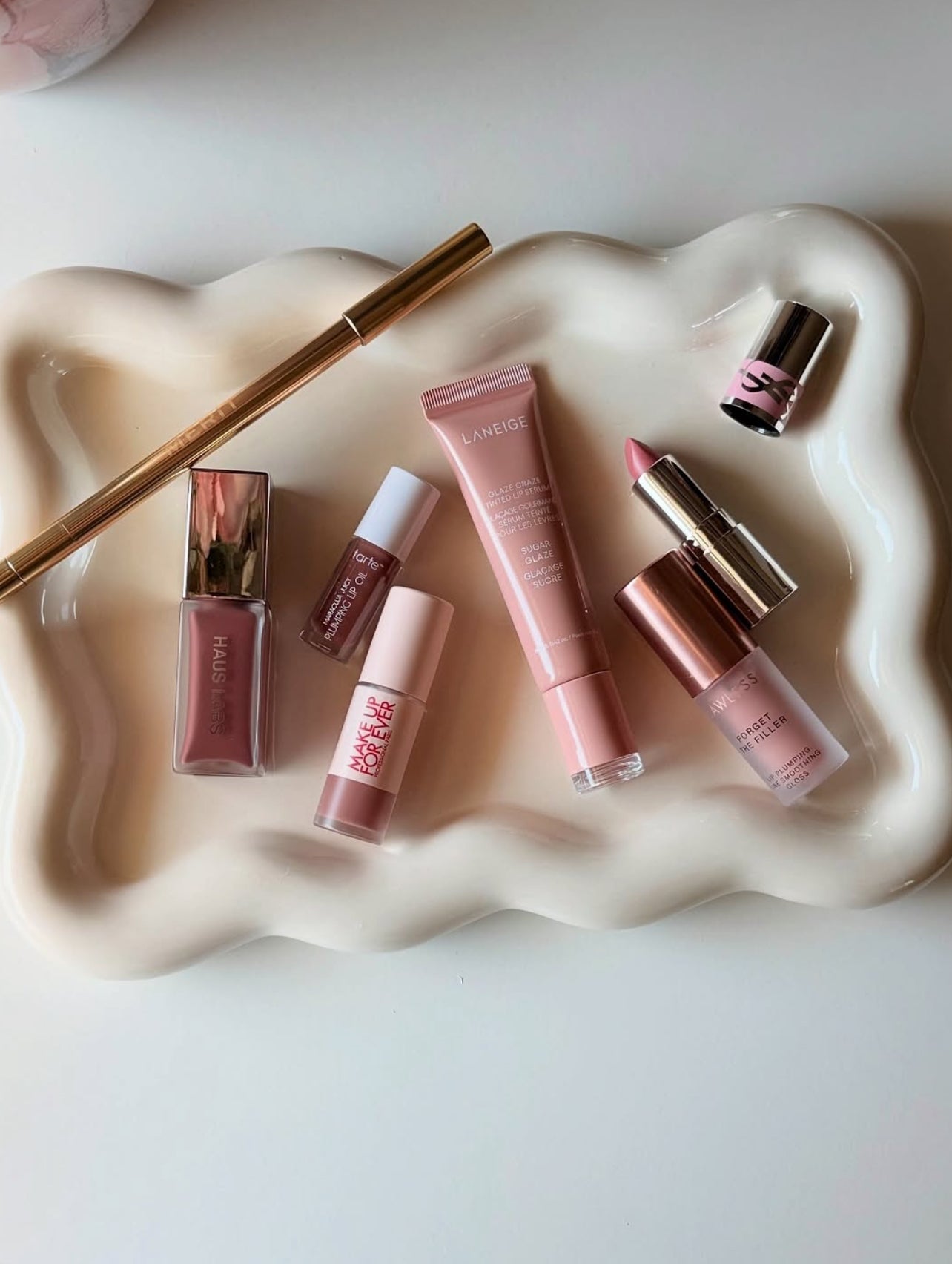 IT’S GIVING NUDE LIP MAKEUP VALUE SET