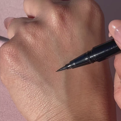 PRECISION LIQUID LINER